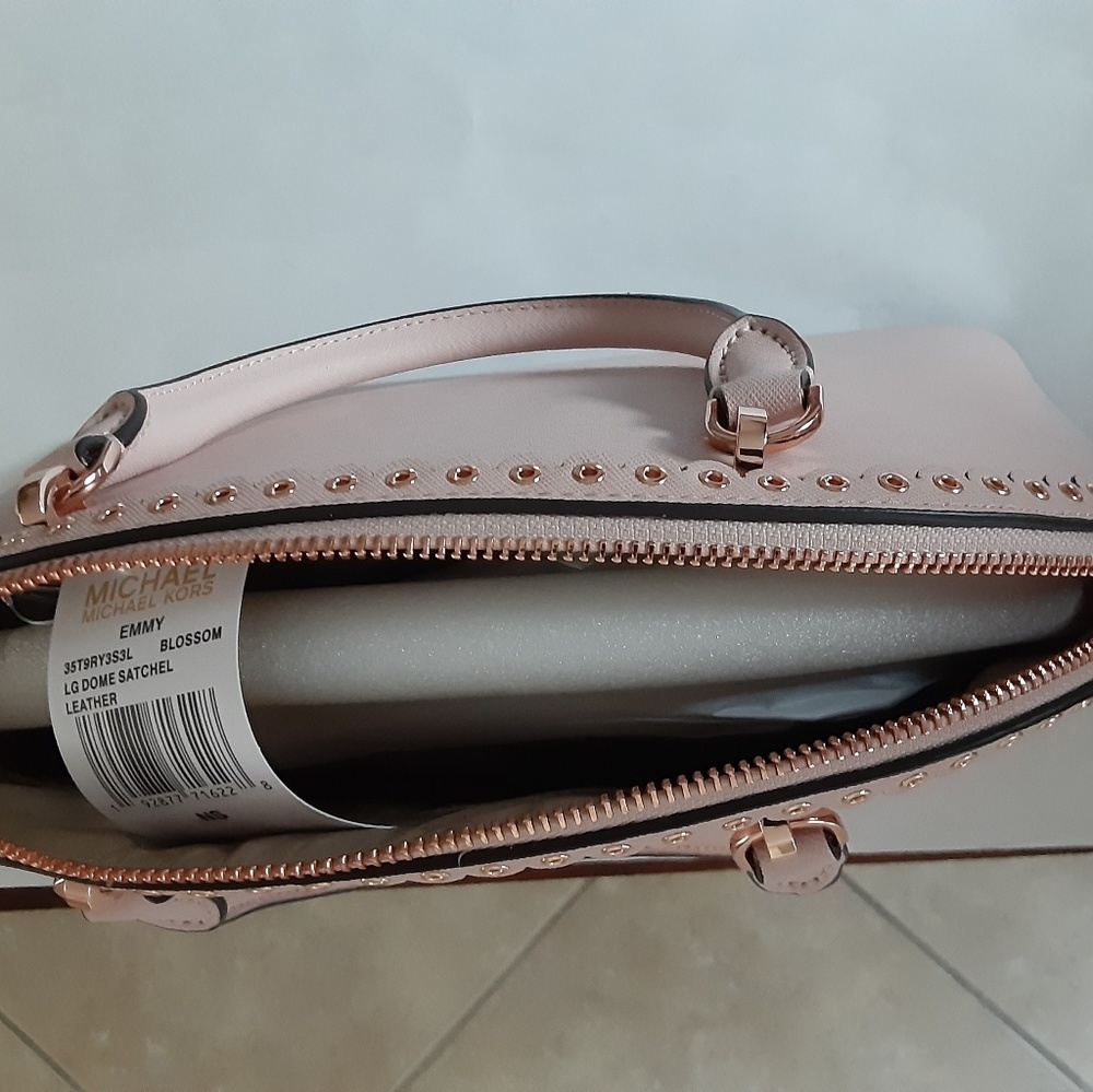 Michael Kors Purse - Picture 4 of 7
